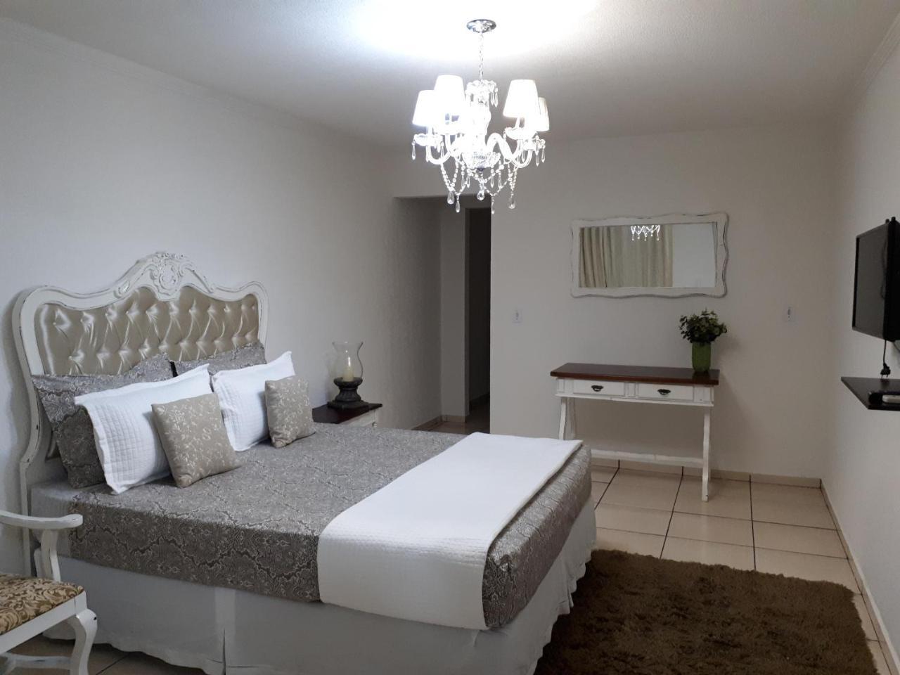 Pousada Cris Garden Bed&Breakfast Foz do Iguacu Bagian luar foto